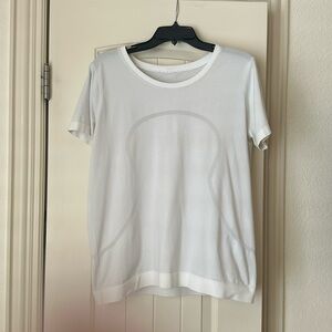 Lululemon White Top Women’s Size 10